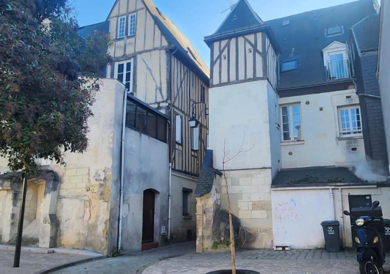 "Colbert Triplex" 3 Chambres - Balcon - Patio - Cathedrale Tours Exterior foto
